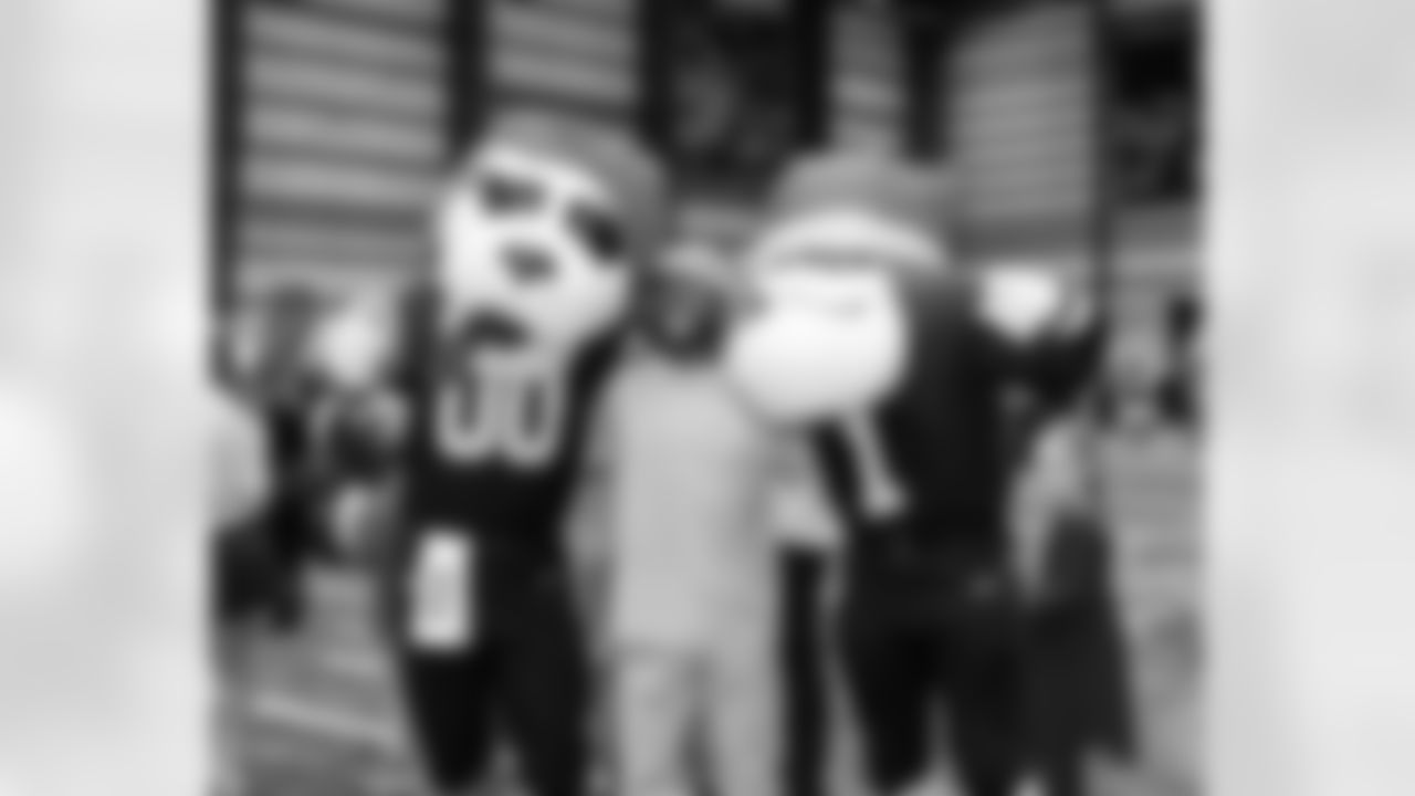 The New Orleans Saints hosted its 11th annual Sideline Pass holiday toy and gift drive in partnership with Saints owner and New Orleans Pelicans governor Gayle Benson and sideline reporter Jen Hale. Guests enjoyed appearances from defensive end Cam Jordan and tight end Juwan Johnson, plus the Saints Cheer Krewe, PelSquad, and more at the Ochsner Sports Performance Center on Tuesday, Nov. 25, 2025.