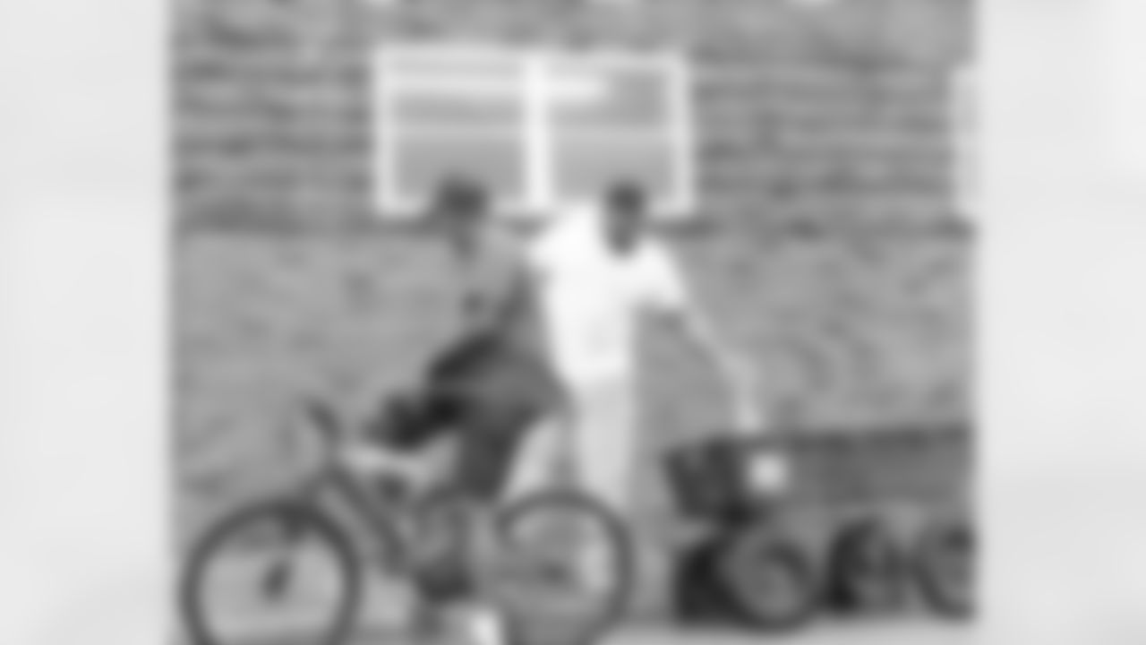 New Orleans Saints defensive tackle Davon Godchaux hosted a Thanksgiving turkey distribution for local residents at the COPAC Community Center on Nov. 25, 2025. The Plaquemine High School football team assisted Godchaux in the giveaway.