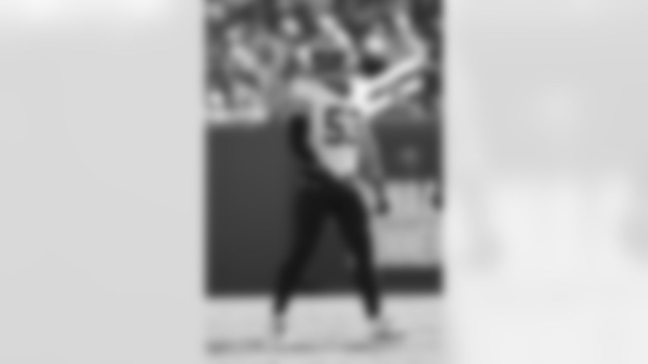 Check out photos of New Orleans Saints linebacker Zack Baun in action throughout the 2023 NFL season.