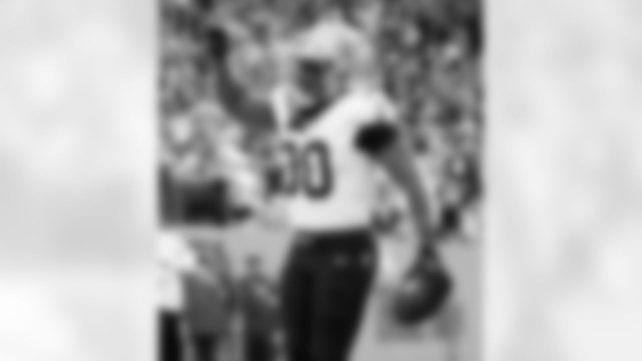 Check out the game action photos from the New Orleans Saints game against the Tennessee Titans for Week 17 of the 2025 NFL season on Dec. 28, 2025 at Nissan Stadium.