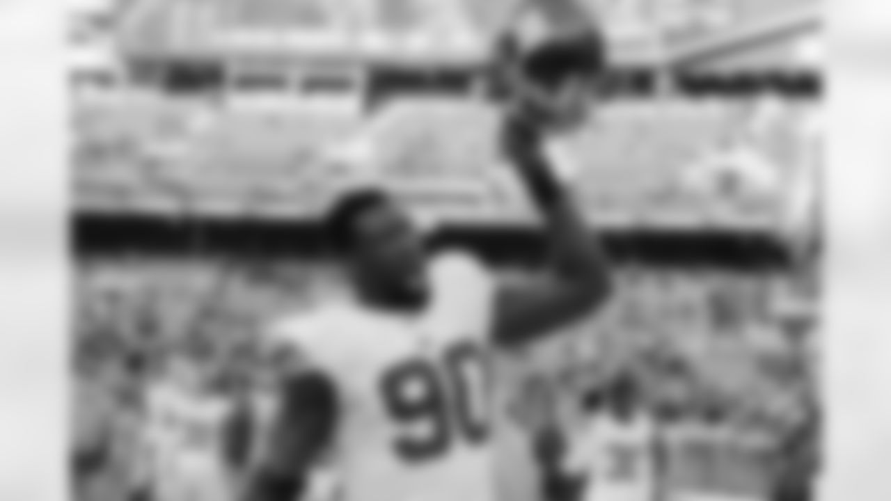New Orleans Saints announced that they have signed defensive end Jason Pierre-Paul to the practice squad on Thursday, November 16, 2023. Check out Jason in action with the New York Giants, Tampa Bay Buccaneers, and Baltimore Ravens during his NFL career.