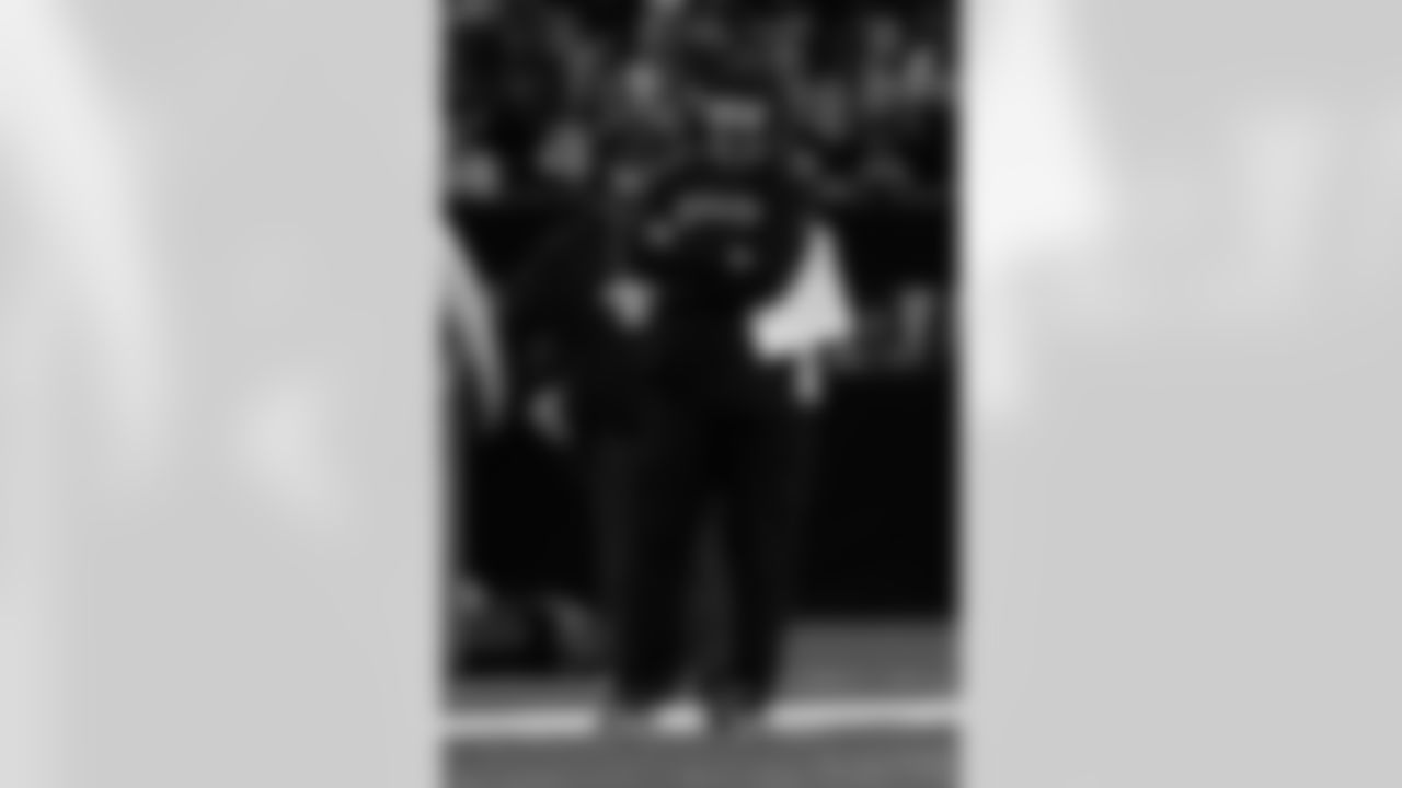 Check out the game action photos from the New Orleans Saints game against the New York Jets for Week 16 of the 2025 NFL season on Dec. 21, 2025 at the Caesars Superdome.