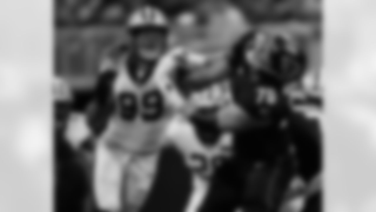 Check out the best photos of the New Orleans offense in their game against the Atlanta Falcons for Week 18 of the 2025 NFL season on Jan. 4, 2026 at Mercedes-Benz Stadium.