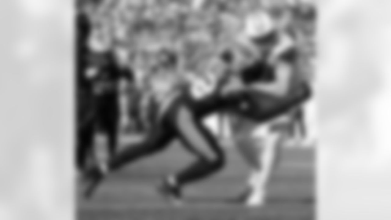 Check out the game action photos from the New Orleans Saints game against the Carolina Panthers for Week 10 of the 2025 NFL season on Nov. 9, 2025 at Bank of America Stadium.