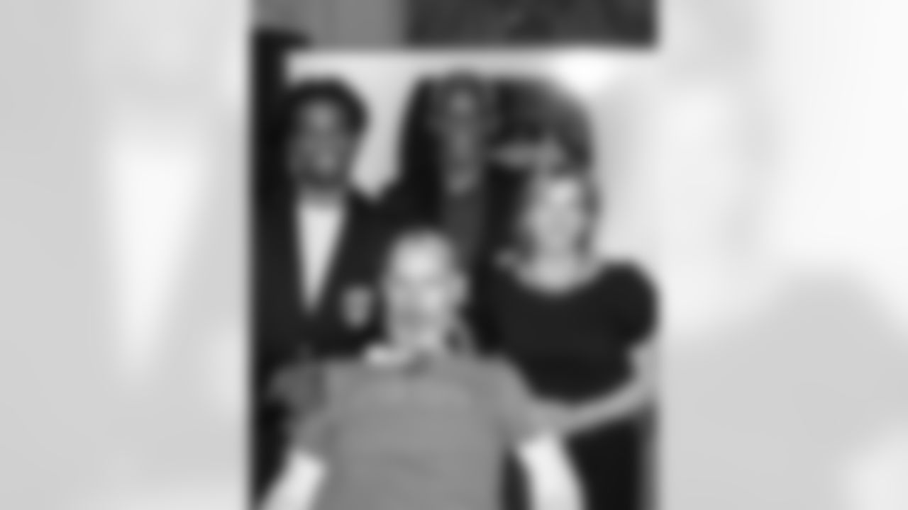 The New Orleans Saints honored Tracy Porter and Brett Maxie as the newest members inducted into the Saints Hall of Fame during a luncheon held on Friday, Dec. 12, 2025. Additionally, the late Ed Daniels was honored with the Joe Gemelli "Fleur de Lis" Award, and Steve Gleason received the inaugural Saints Hall of Fame Courage Award.