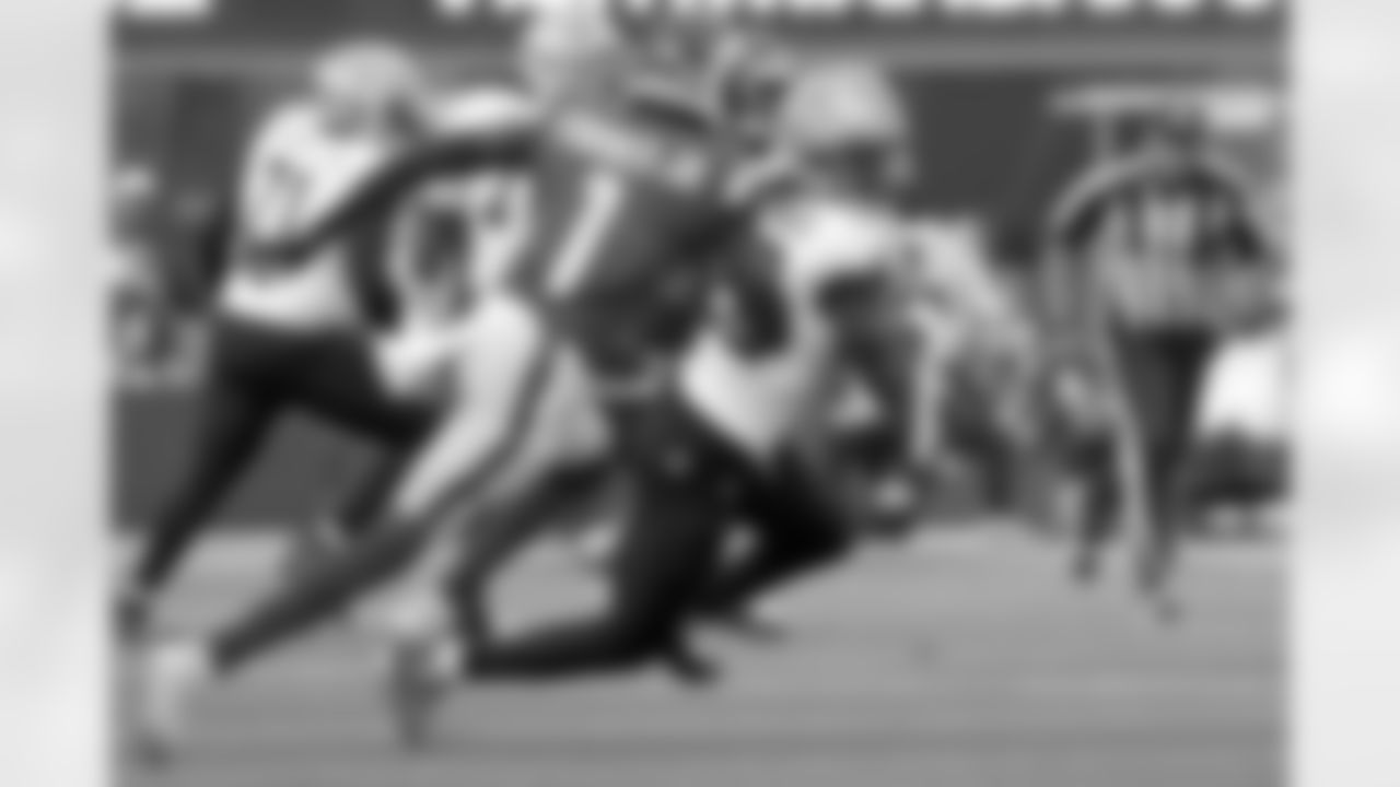 Check out the game action photos from the New Orleans Saints game against the Los Angeles Rams for Week 9 of the 2025 NFL season on Nov. 2, 2025 at SoFi Stadium.