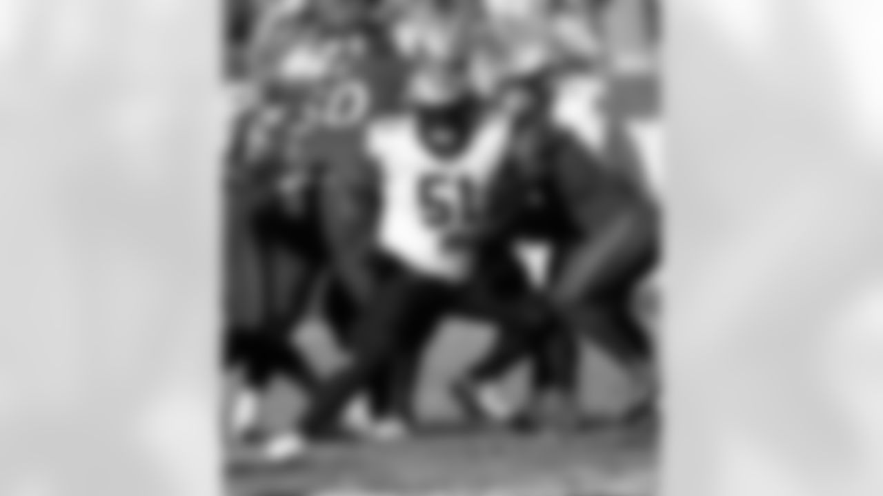 C/G Cesar Ruiz (51) in action during the New Orleans Saints game against the Tampa Bay Buccaneers for Week 18 of the 2024 NFL Season on Jan. 5, 2025 at Raymond James Stadium.