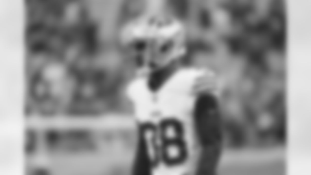 New Orleans Saints announced that they have re-signed defensive back Shemar Jean-Charles on Monday, April 15, 2024. Check out Shemar in action with the New Orleans Saints, San Francisco 49ers, and Green Bay Packers during his NFL career.