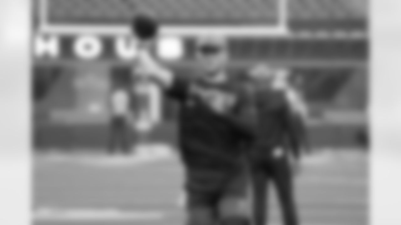 Check out the pregame photos from the New Orleans Saints game against the Los Angeles Rams for Week 9 of the 2025 NFL season on Nov. 2, 2025 at SoFi Stadium.