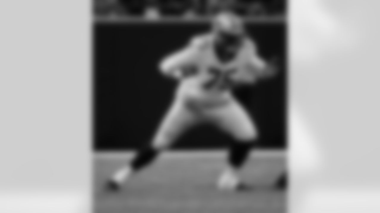 Check out the best photos of the New Orleans offense in their game against the Atlanta Falcons for Week 18 of the 2025 NFL season on Jan. 4, 2026 at Mercedes-Benz Stadium.