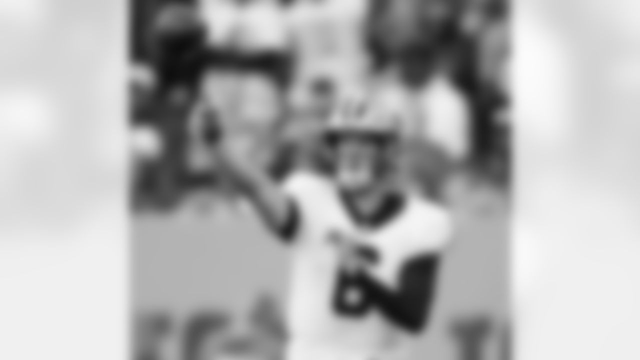 QB Tyler Shough (6) throws the ball during the New Orleans Saints game against the Tennessee Titans for Week 17 of the 2025 NFL season on Dec. 28, 2025 at Nissan Stadium.