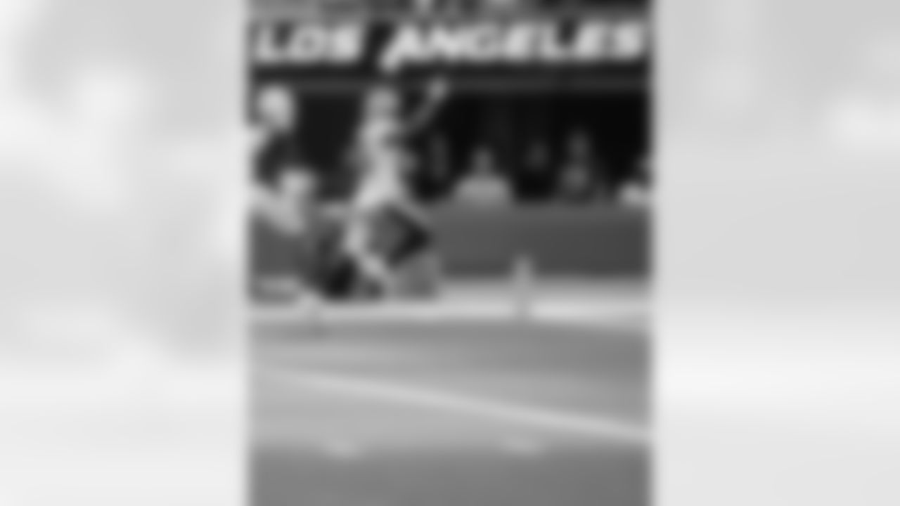 Check out the game action photos from the New Orleans Saints game against the Los Angeles Chargers in Week 1 of the 2025 NFL preseason.