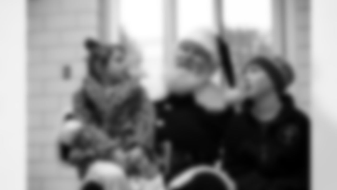 New Orleans Saints linebacker Demario Davis and his wife Tamela, through their Devoted Dreamers Foundation, teamed up with the Beignet Fest Foundation to gift holiday presents to 50 kids from Camp Benny on Wednesday, Dec. 10, 2025.