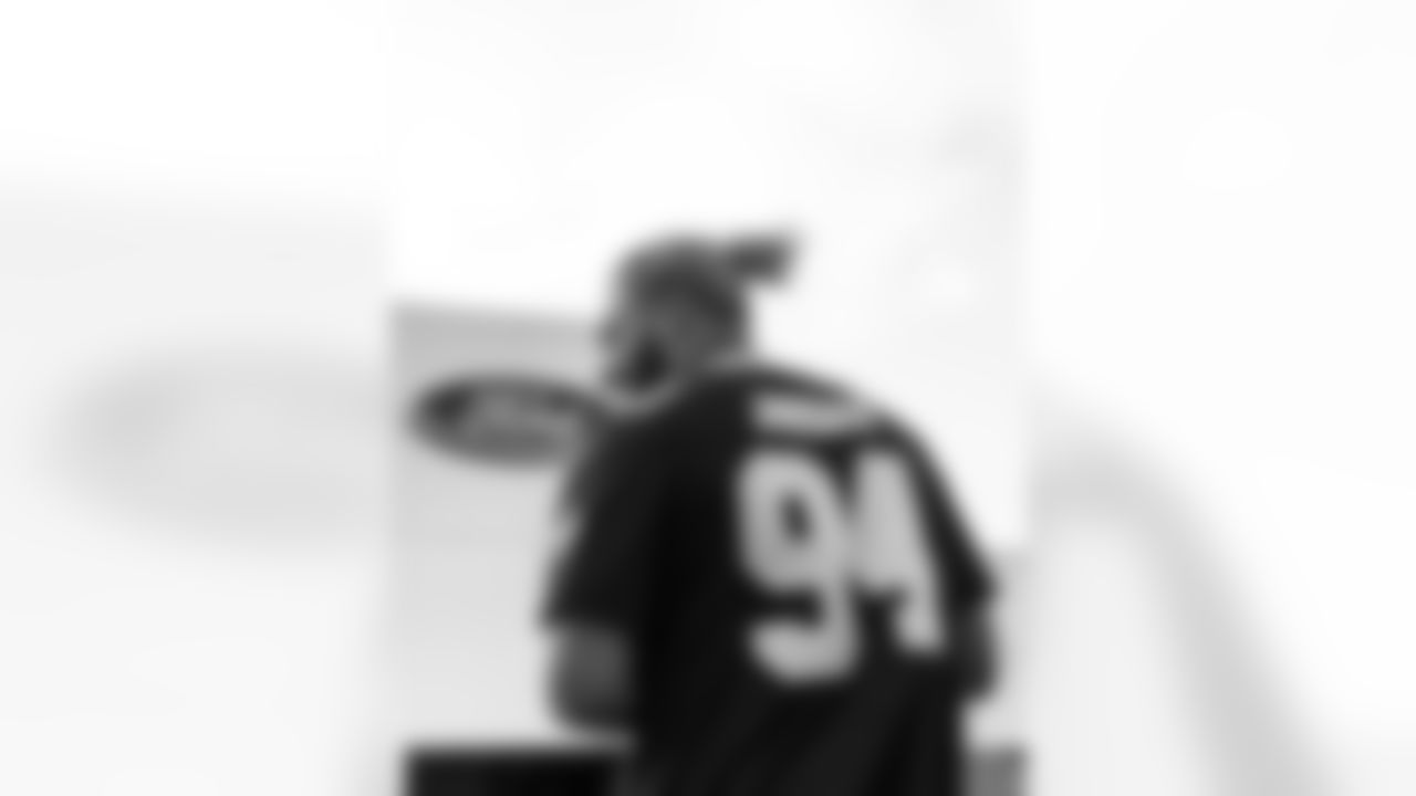 New Orleans Saints defensive end Cameron Jordan teamed up with Southern Quality Ford to provide random acts of kindness throughout the city on December 22, 2025. Jordan shared Rouses Markets gift cards with holiday shoppers, filled tanks for local fans at Chevron gas stations, and treated customers to oil changes at Southern Quality Ford.