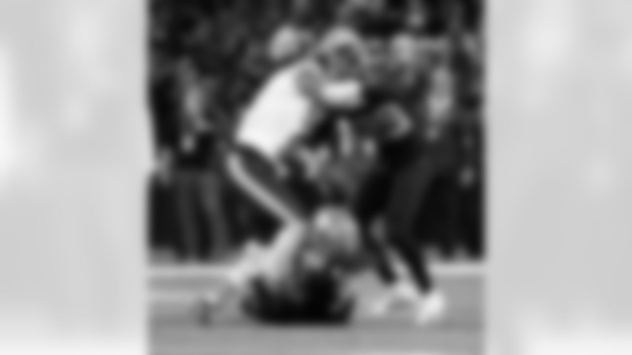 Check out the game action shots from the New Orleans Saints game against the Chicago Bears in Week 9 of the 2023 NFL season.