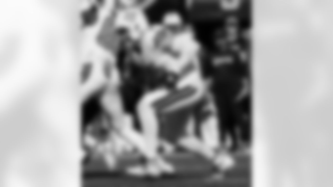 Check out the game action photos from the New Orleans Saints game against the Carolina Panthers for Week 10 of the 2025 NFL season on Nov. 9, 2025 at Bank of America Stadium.