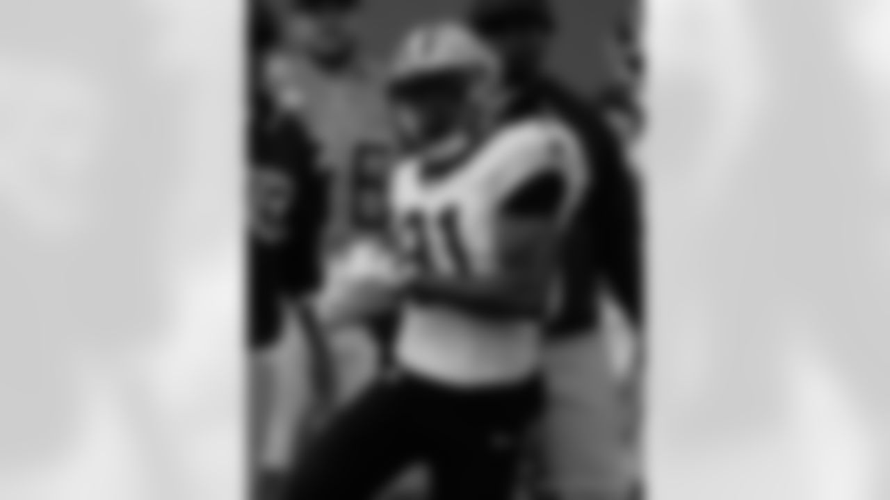 Check out the game action photos from the New Orleans Saints game against the Tennessee Titans for Week 17 of the 2025 NFL season on Dec. 28, 2025 at Nissan Stadium.