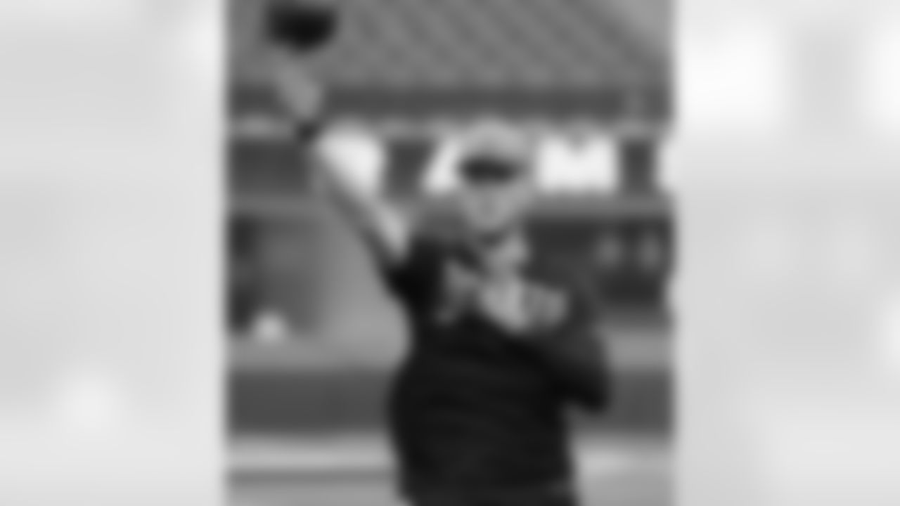 Check out the pregame photos from the New Orleans Saints game against the Los Angeles Rams for Week 9 of the 2025 NFL season on Nov. 2, 2025 at SoFi Stadium.