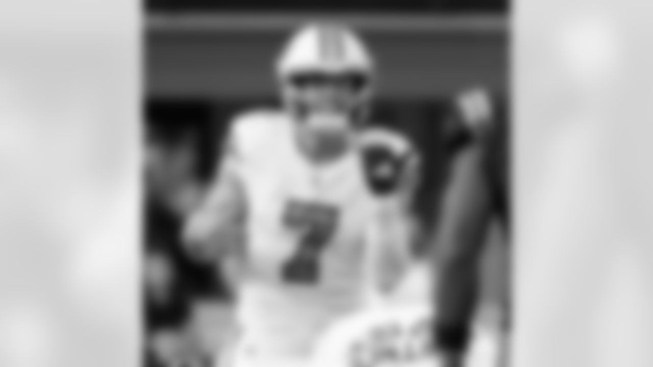 Check out the game action photos from the New Orleans Saints game against the Carolina Panthers for Week 10 of the 2025 NFL season on Nov. 9, 2025 at Bank of America Stadium.