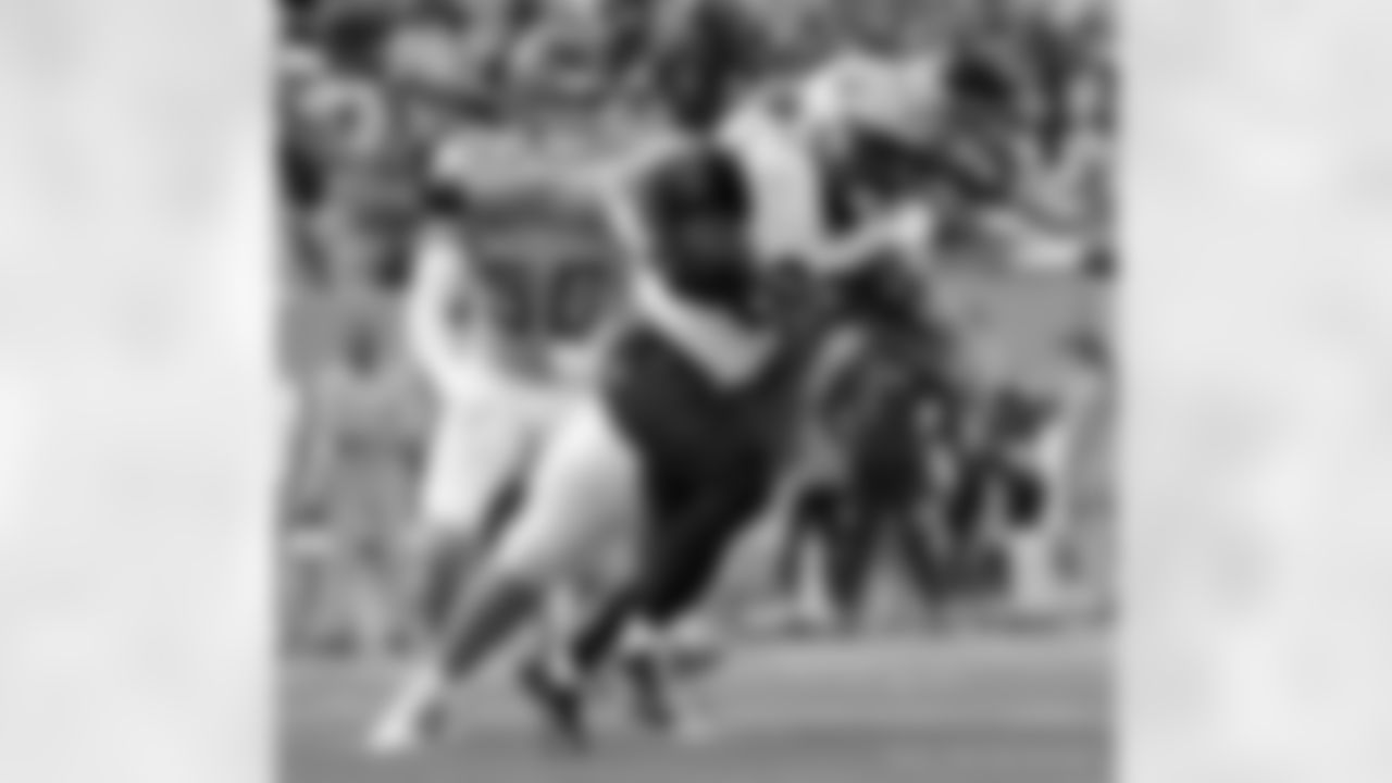 Check out the game action photos from the New Orleans Saints game against the Tennessee Titans for Week 17 of the 2025 NFL season on Dec. 28, 2025 at Nissan Stadium.