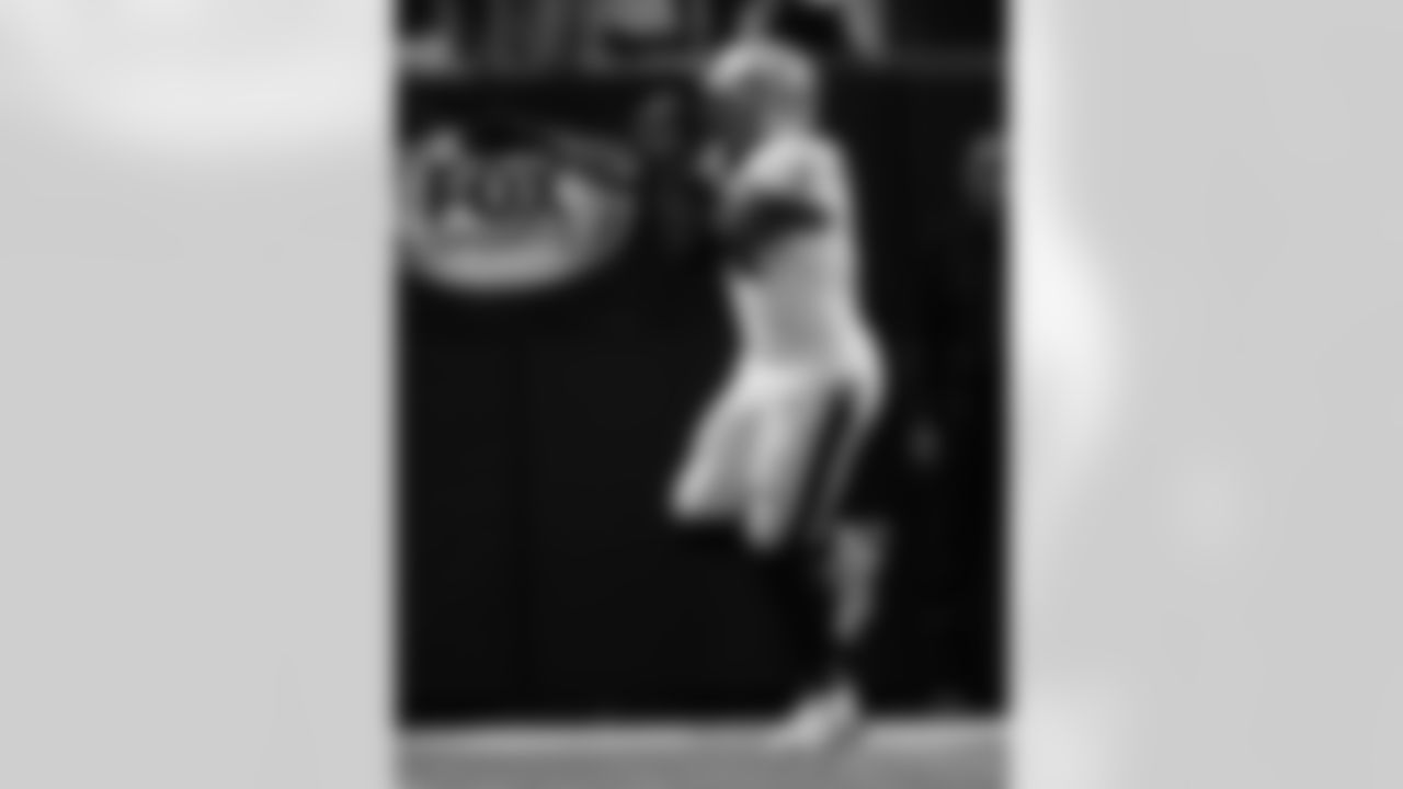 Check out the game action photos from the New Orleans Saints game against the Atlanta Falcons for Week 18 of the 2025 NFL season on Jan. 4, 2026 at Mercedes-Benz Stadium.