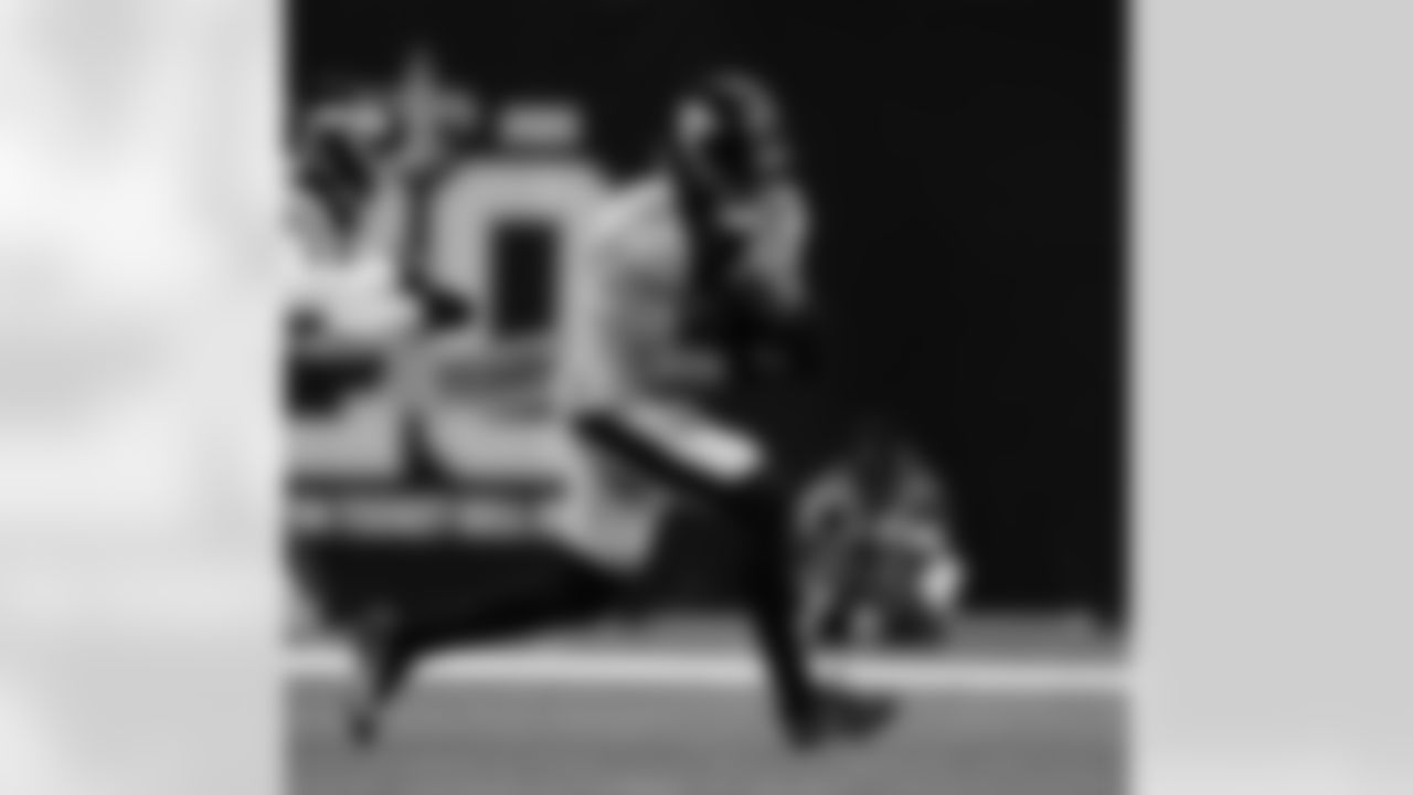 Check out the game action photos from the New Orleans Saints game against the New York Jets for Week 16 of the 2025 NFL season on Dec. 21, 2025 at the Caesars Superdome.