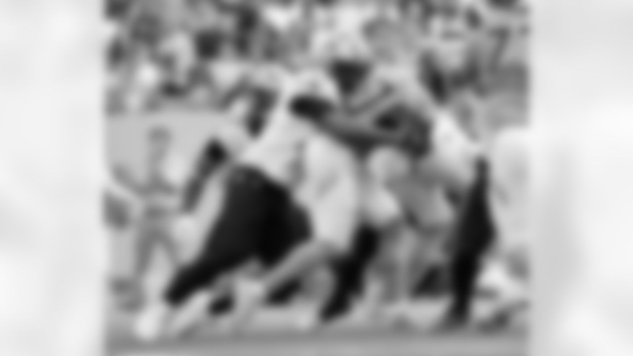 Check out the game action photos from the New Orleans Saints game against the Tennessee Titans for Week 17 of the 2025 NFL season on Dec. 28, 2025 at Nissan Stadium.