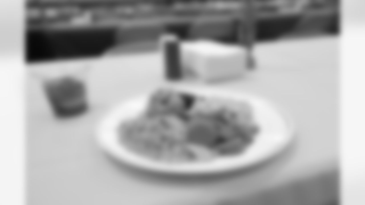 The New Orleans Saints teamed up with Blue Plate Mayo to host a Thanksgiving dinner on Thursday, November 16, 2023.