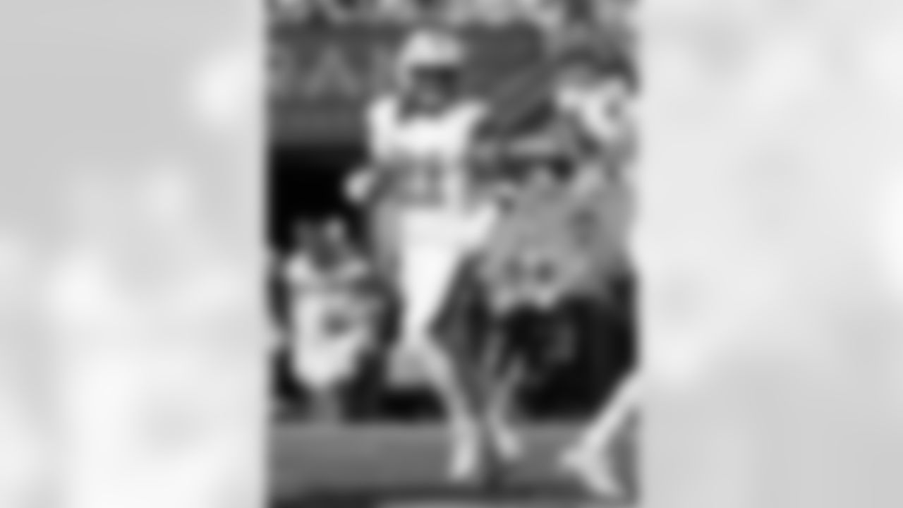 Check out the game action photos from the New Orleans Saints game against the Carolina Panthers for Week 10 of the 2025 NFL season on Nov. 9, 2025 at Bank of America Stadium.