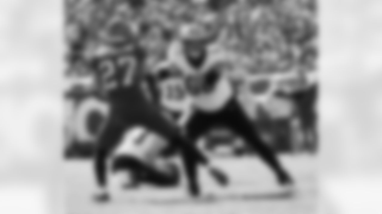 C/G Shane Lemieux (66) in action during the New Orleans Saints game against the Tampa Bay Buccaneers for Week 18 of the 2024 NFL Season on Jan. 5, 2025 at Raymond James Stadium.