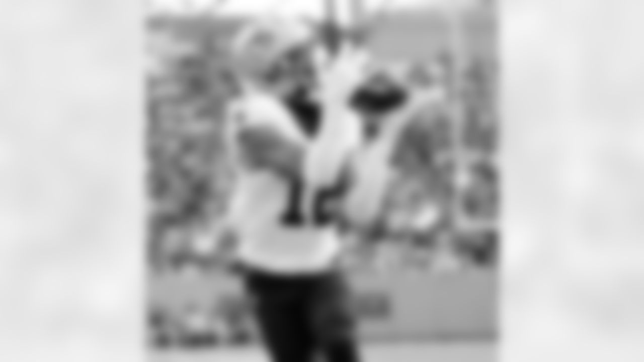 Check out the game action photos from the New Orleans Saints game against the Tennessee Titans for Week 17 of the 2025 NFL season on Dec. 28, 2025 at Nissan Stadium.