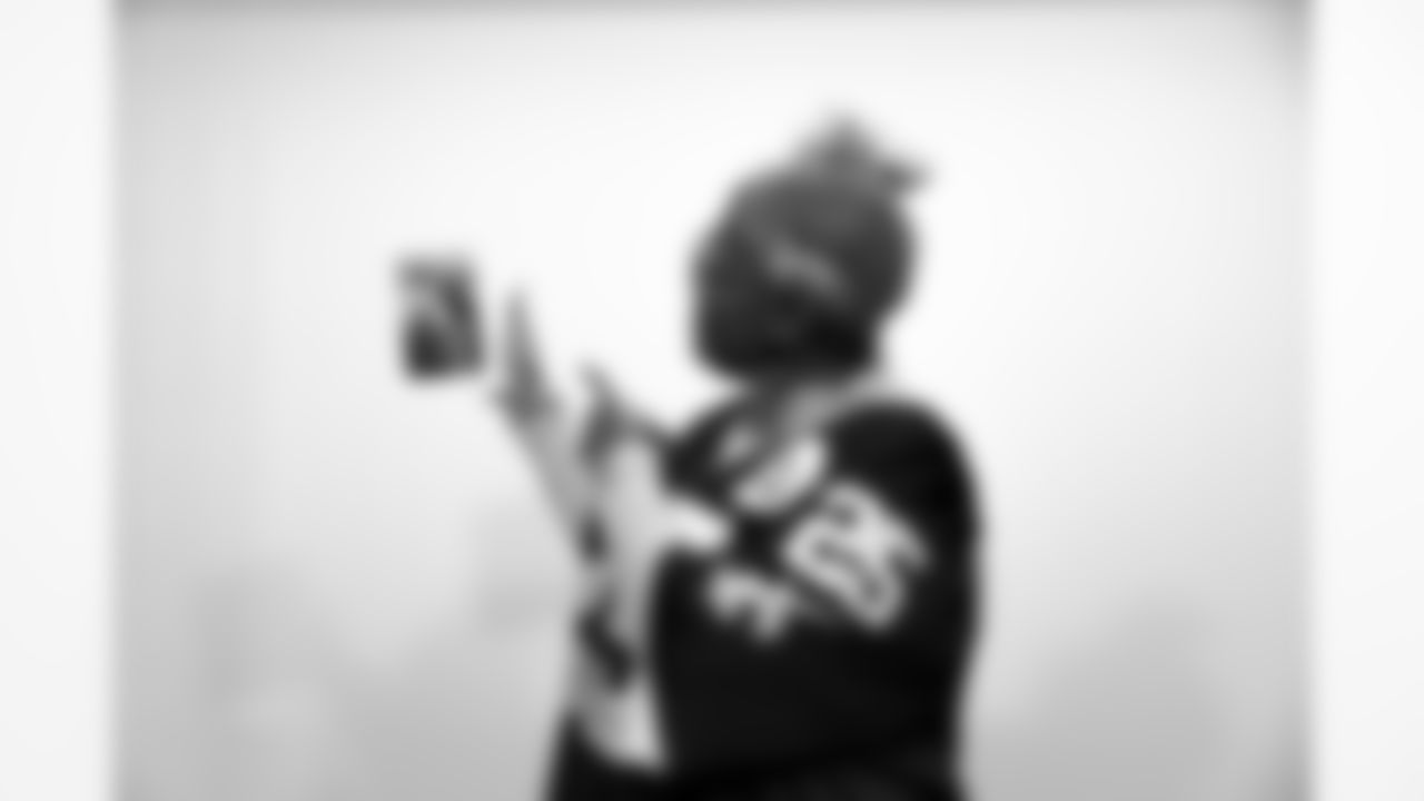 New Orleans Saints defensive end Cam Jordan surprised Angela "Mrs. Big O" Austin, our 2025 Saints Fan of the Year at the Ochsner Sports Performance Center. Angela will represent Saints fans at Super Bowl LX in San Francisco.