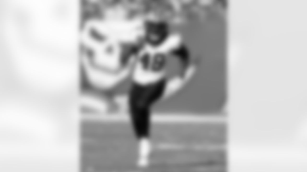 DB J.T Gray (48) in action during the New Orleans Saints game against the Tampa Bay Buccaneers for Week 18 of the 2024 NFL Season on Jan. 5, 2025 at Raymond James Stadium.