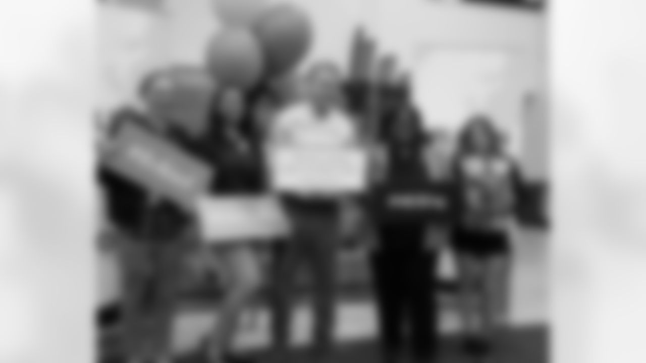 New Orleans Saints legend Devery Henderson joined LA Blue for a meal packing event for the local community, honoring the legacy of Martin Luther King Jr., on January 19, 2026.