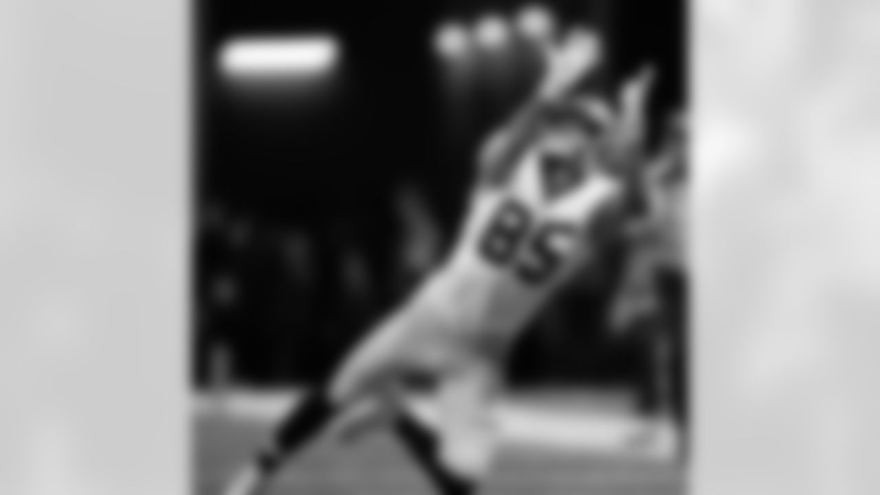 Check out the game action photos from the New Orleans Saints game against the Atlanta Falcons for Week 18 of the 2025 NFL season on Jan. 4, 2026 at Mercedes-Benz Stadium.