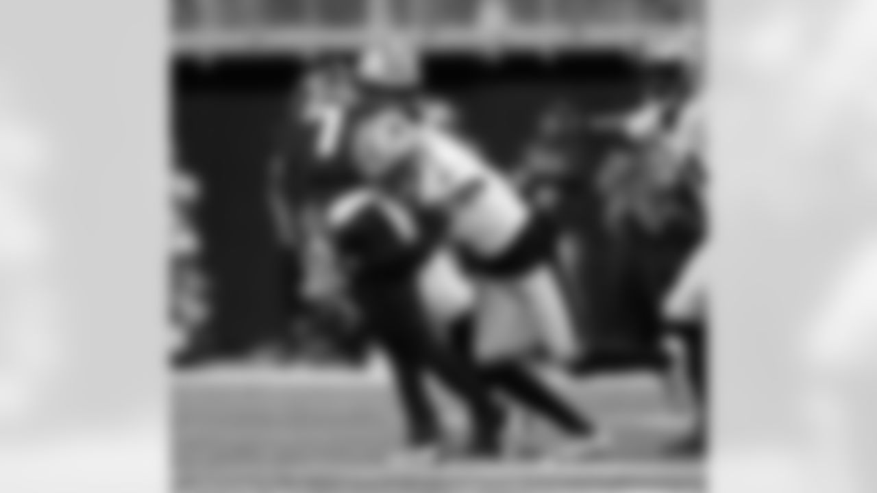 Check out the game action photos from the New Orleans Saints game against the Atlanta Falcons for Week 18 of the 2025 NFL season on Jan. 4, 2026 at Mercedes-Benz Stadium.