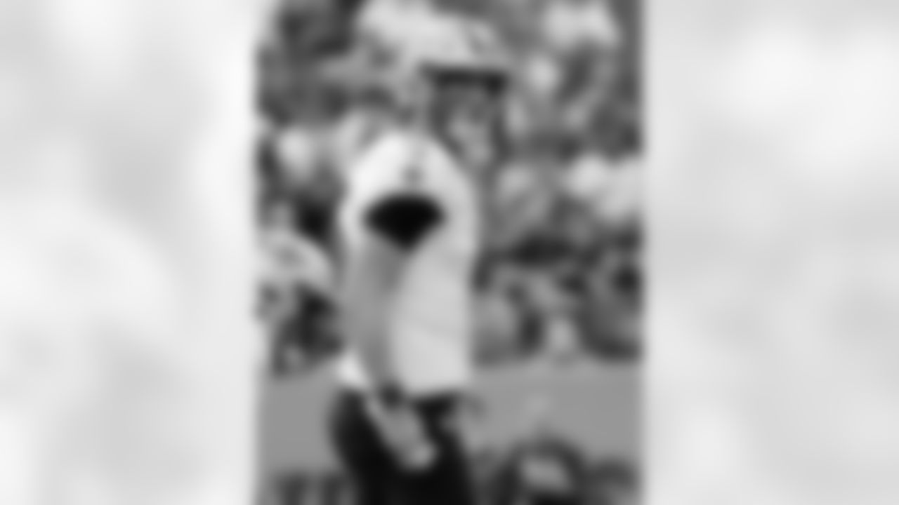 Check out the game action photos from the New Orleans Saints game against the Tennessee Titans for Week 17 of the 2025 NFL season on Dec. 28, 2025 at Nissan Stadium.