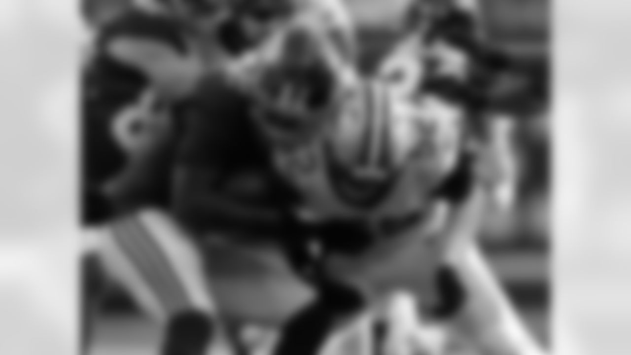 LB D'Marco Jackson (52) in action during the New Orleans Saints game against the New York Giants for Week 14 of the 2024 NFL Season on Dec. 8, 2024 at MetLife Stadium.