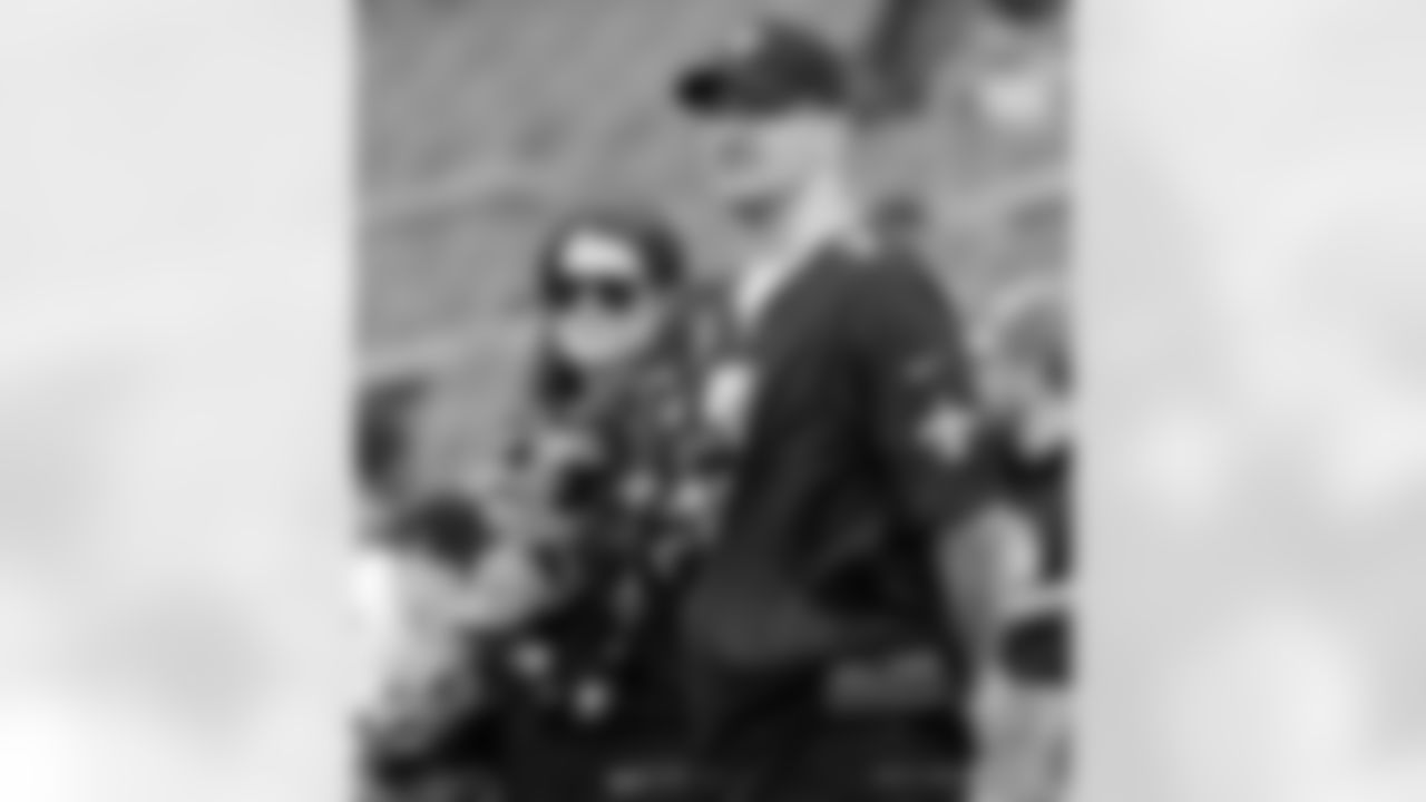 Check out the fan photos from the New Orleans Saints game against the Tennessee Titans for Week 17 of the 2025 NFL season on Dec. 28, 2025 at Nissan Stadium.