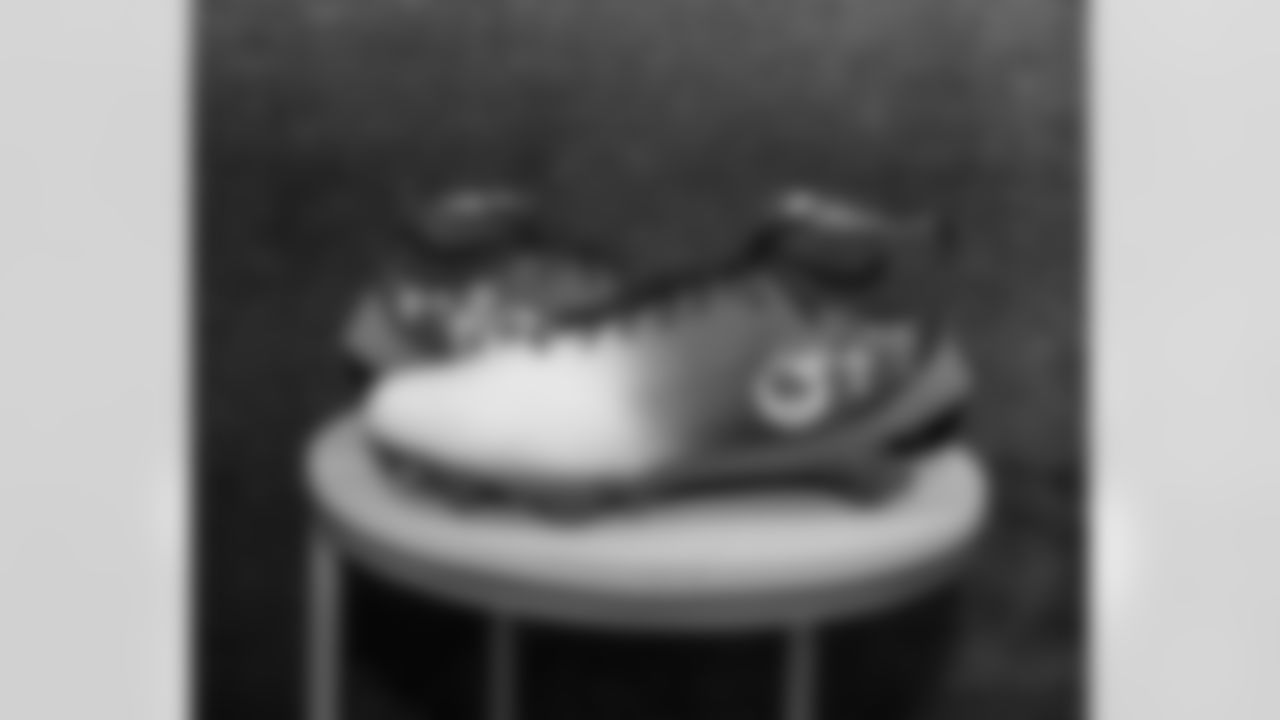 Get a preview as New Orleans Saints owner Gayle Benson, players and coaches honor their personal causes and foundations for the 2025 NFL My Cause My Cleats initiative during their Week 12 game against the Atlanta Falcons.
Dalys Beanum: Heart Heroes Inc. | Artist: Christina Pappion