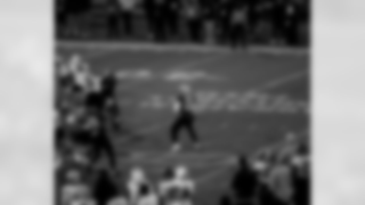 Check out photos from Day 1 of practices at the 2026 Panini Senior Bowl in Mobile, Ala. on Tuesday, Jan. 27, featuring top NFL Draft prospects and Saints personnel including Associate Head Coach and Running Backs Coach Joel Thomas, Quarterbacks Coach Scott Tolzien, Assistant Special Teams Coach Kyle Wilber, Assistant Defensive Backs Coach Robert Blanton, and Assistant to the Head Coach Mike Martinez working with players.