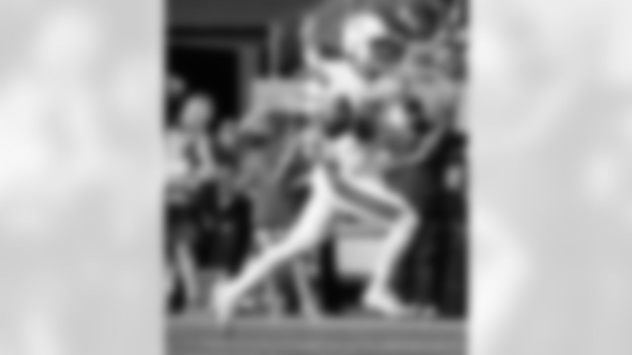 Check out the game action photos from the New Orleans Saints game against the Carolina Panthers for Week 10 of the 2025 NFL season on Nov. 9, 2025 at Bank of America Stadium.