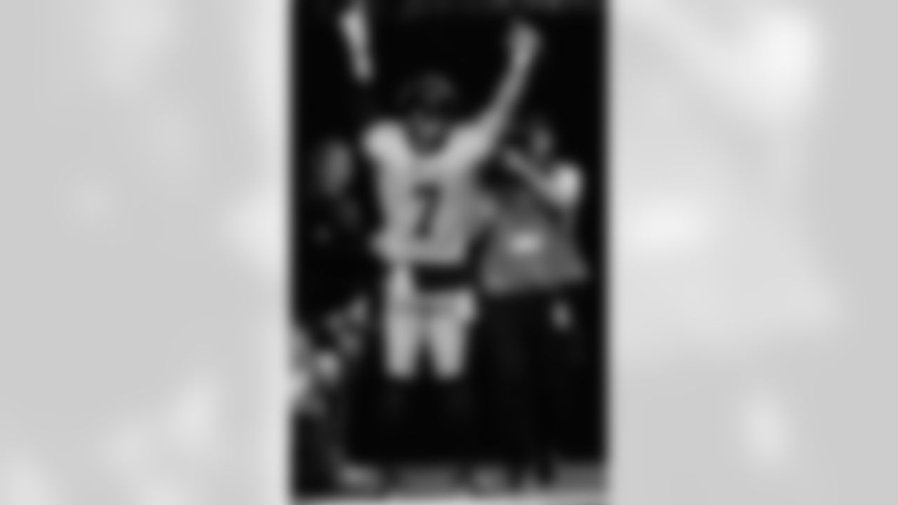 Check out the best photos of the New Orleans offense in their game against the New York Jets for Week 16 of the 2025 NFL season on Dec. 21, 2025 at Caesars Superdome.