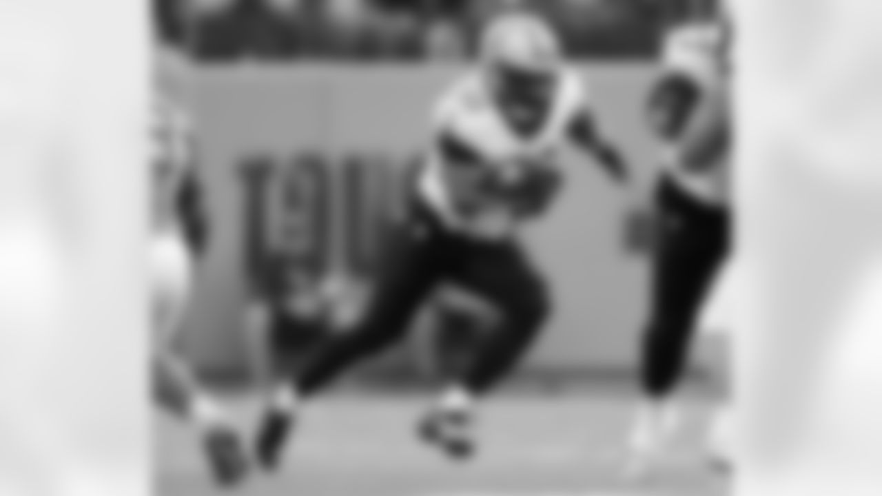 Check out the best photos of the New Orleans offense in their game against the Tennessee Titans for Week 17 of the 2025 NFL season on Dec. 28, 2025 at Nissan Stadium.