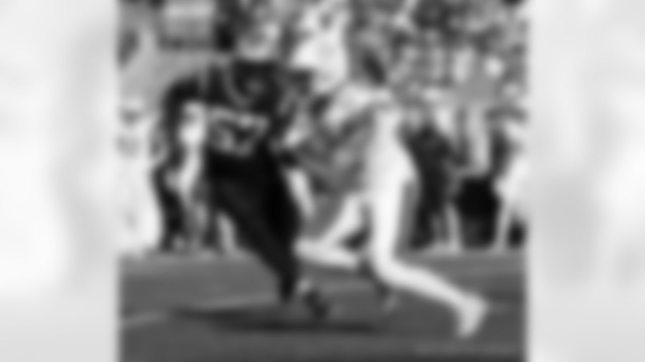 Check out the game action photos from the New Orleans Saints game against the Carolina Panthers for Week 10 of the 2025 NFL season on Nov. 9, 2025 at Bank of America Stadium.