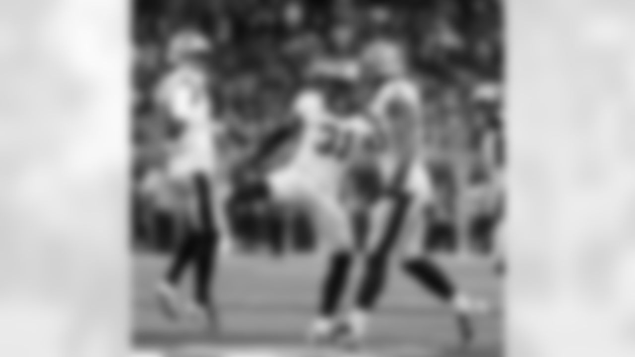 Check out the game action photos from the New Orleans Saints game against the Atlanta Falcons for Week 18 of the 2025 NFL season on Jan. 4, 2026 at Mercedes-Benz Stadium.