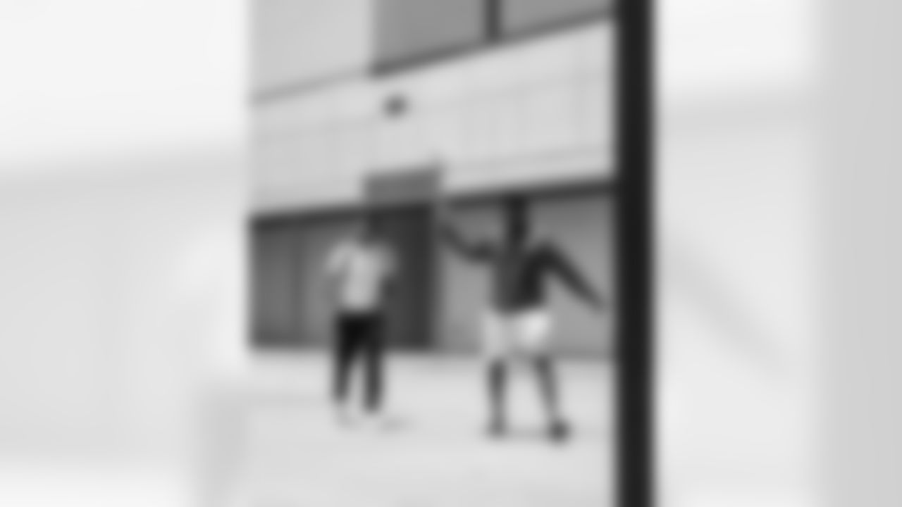 Gallery-Rookie-Minicamp-Arrivals-2025-050825-31
