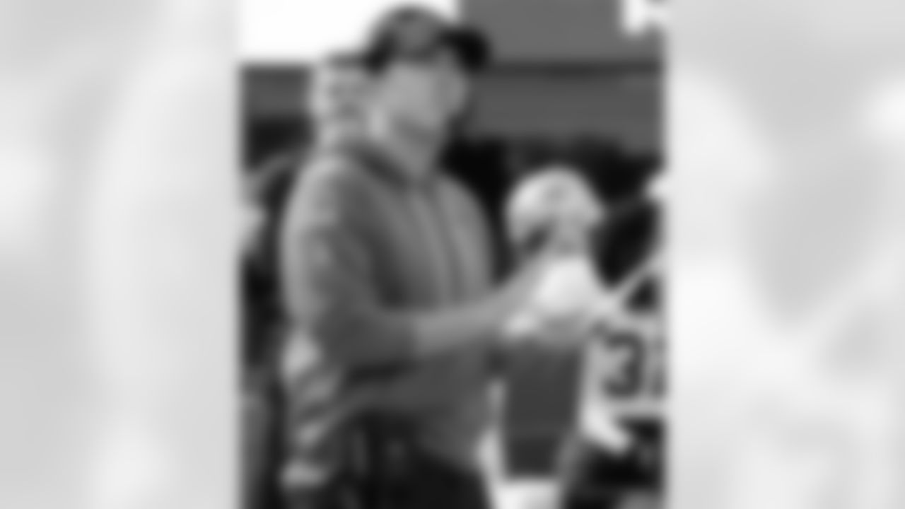 Check out the pregame photos from the New Orleans Saints game against the Los Angeles Rams for Week 9 of the 2025 NFL season on Nov. 2, 2025 at SoFi Stadium.