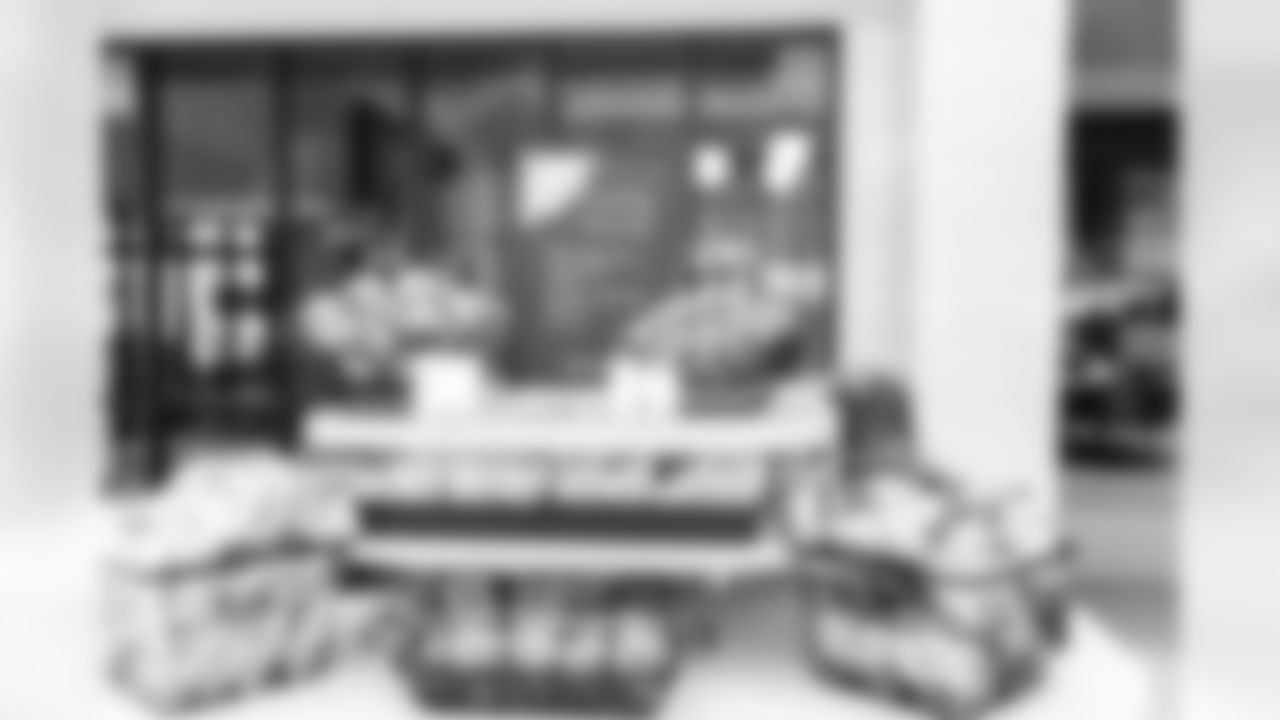 gallery-cafeteria-reopening-11-26-24-27