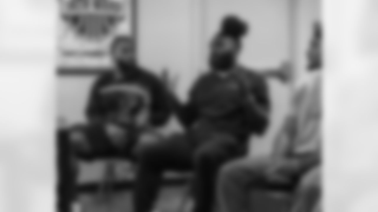 New Orleans Saints linebacker Demario Davis wrapped up his six-week Devoted Dreamers Foundation program at 18th Ward, honoring participants with certificates and gift bags. Fellow teammates Jaylan Ford and Isaiah Stalbird joined to share their journeys and inspire the next generation of leaders.